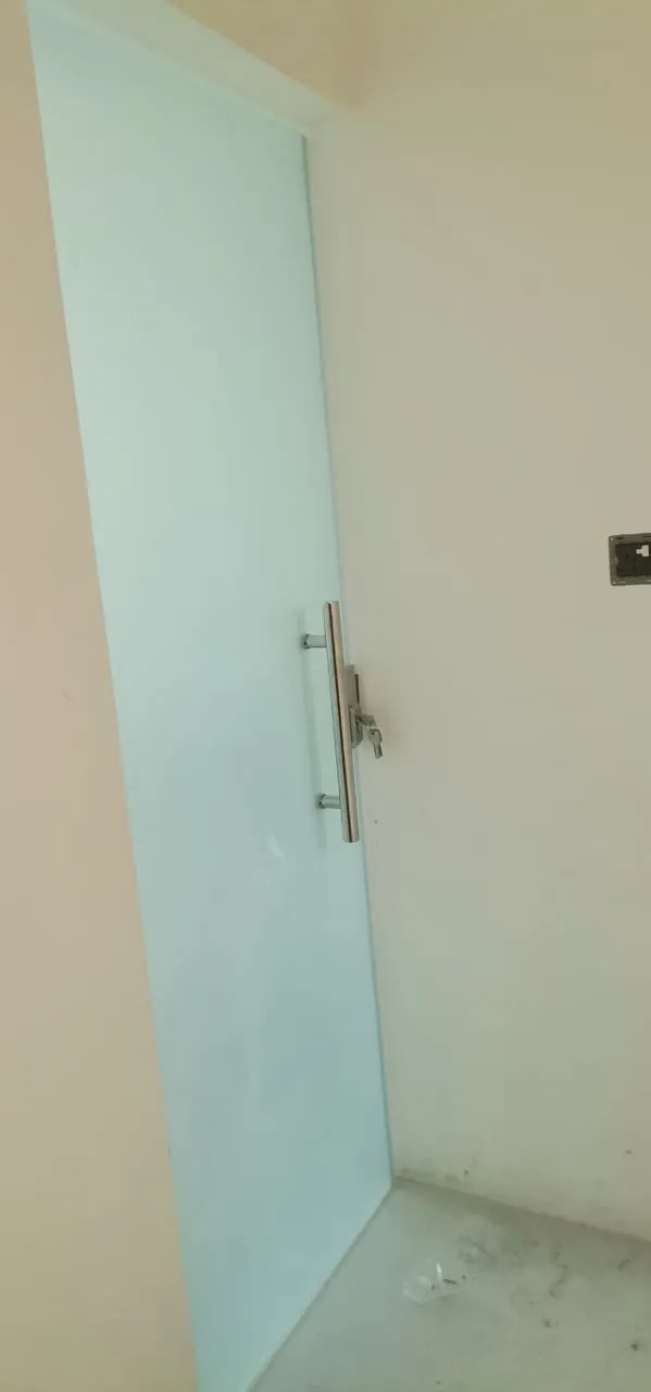 شورات وأبواب زجاج